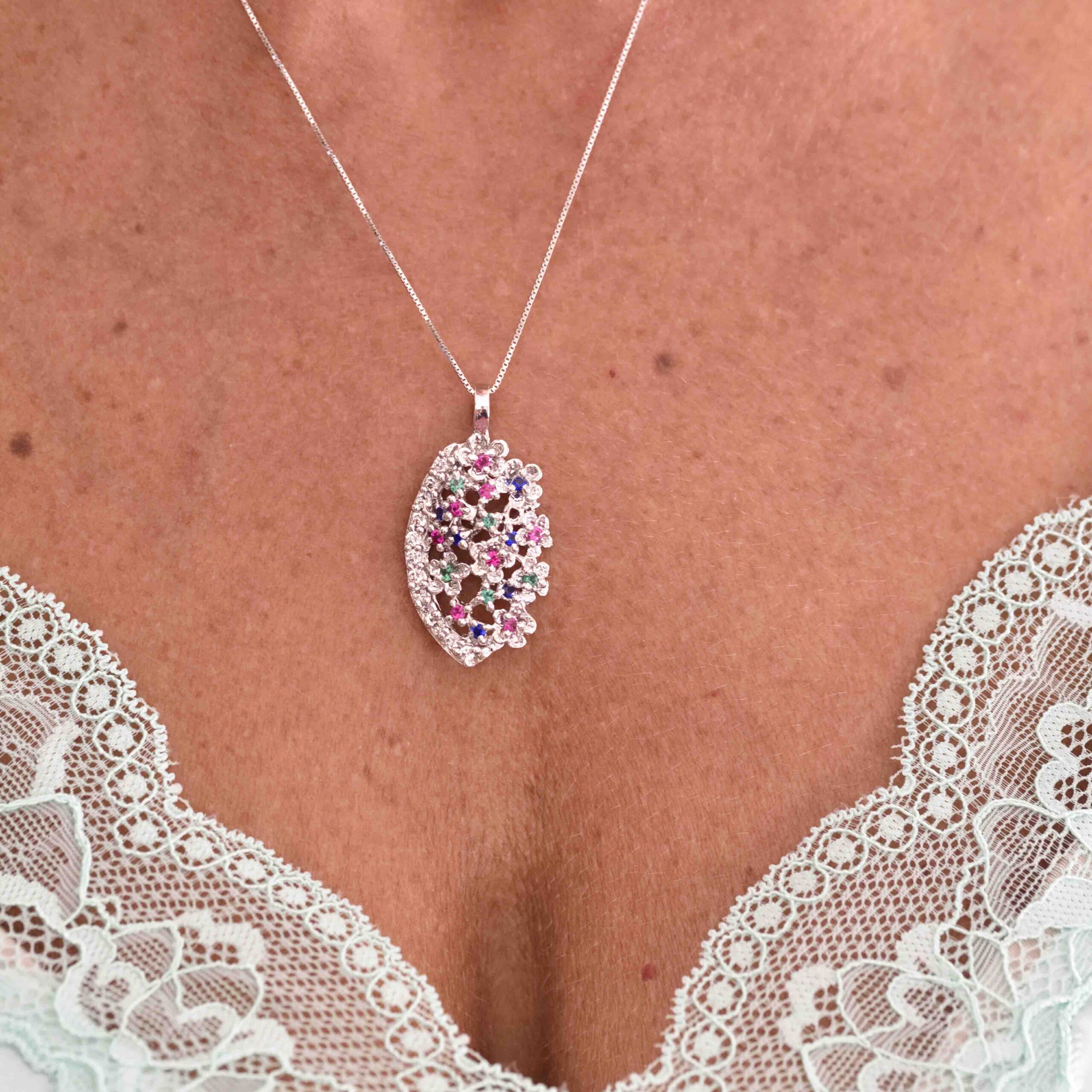 Collana Encanto Enc02 indossata