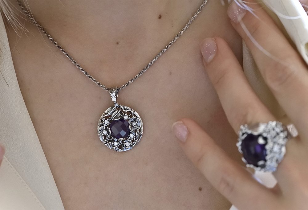 Collana Elg03-Ametista indossata