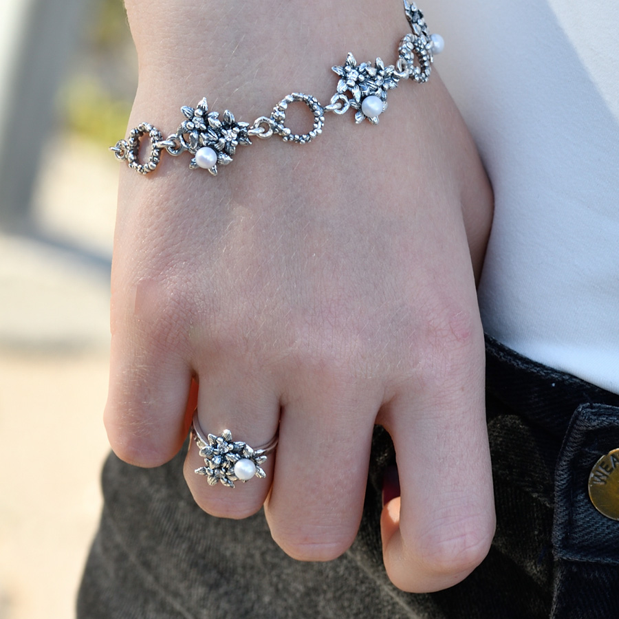 Alternative view of Bracciale Diana BrDn02