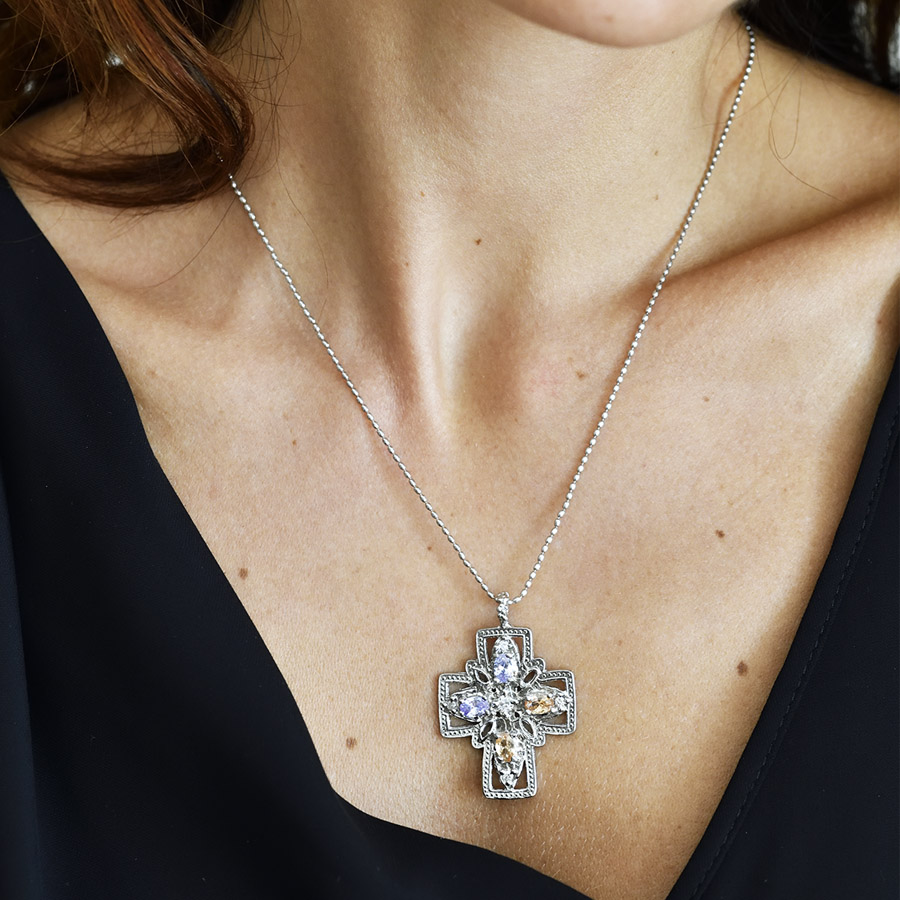 Alternative view of Collana Le Croci Cr08